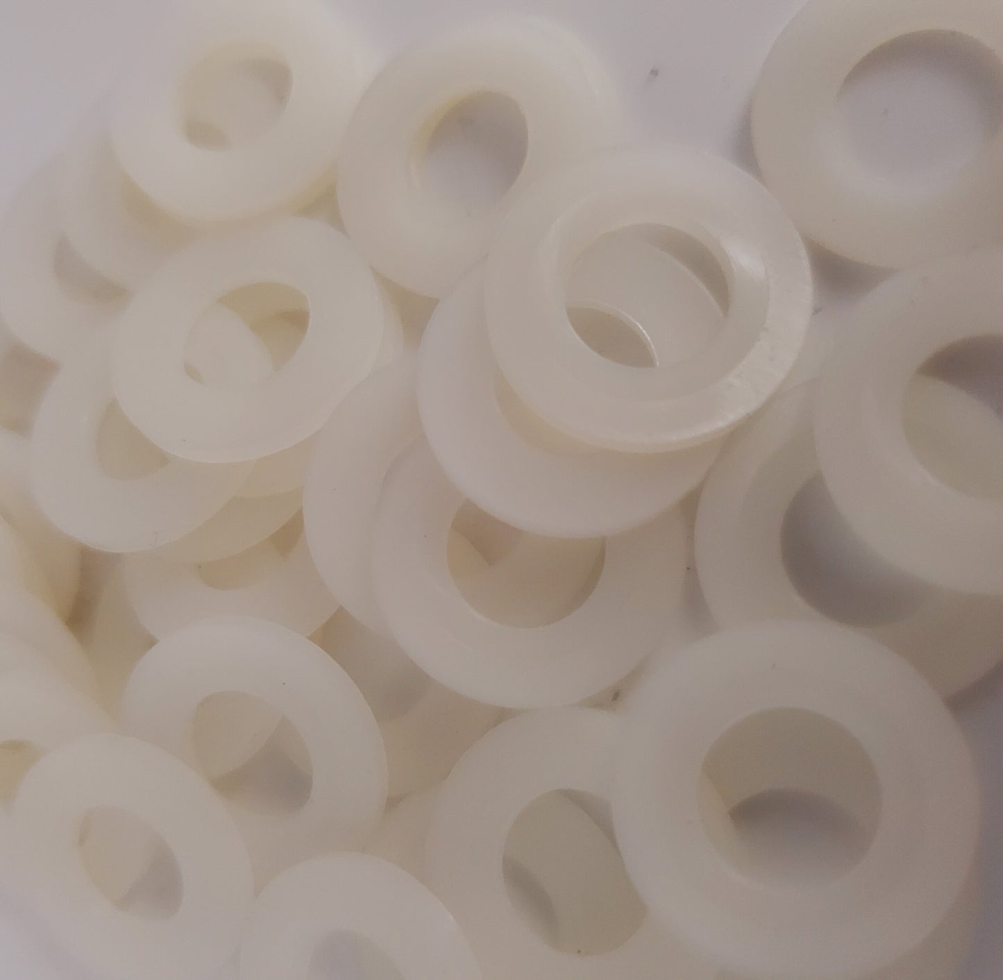 2 Nylon Washers